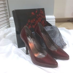 Burgundy Star Ling Pumps